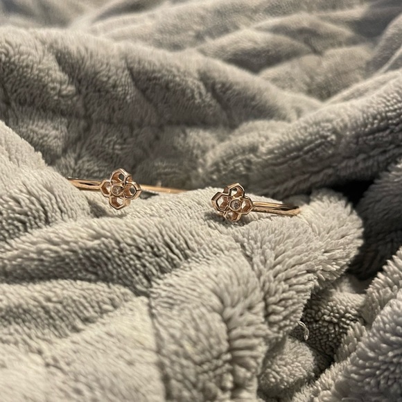 Kendra Scott Rue Pinch Cuff Bracelet in Rose Gold - Picture 4 of 6